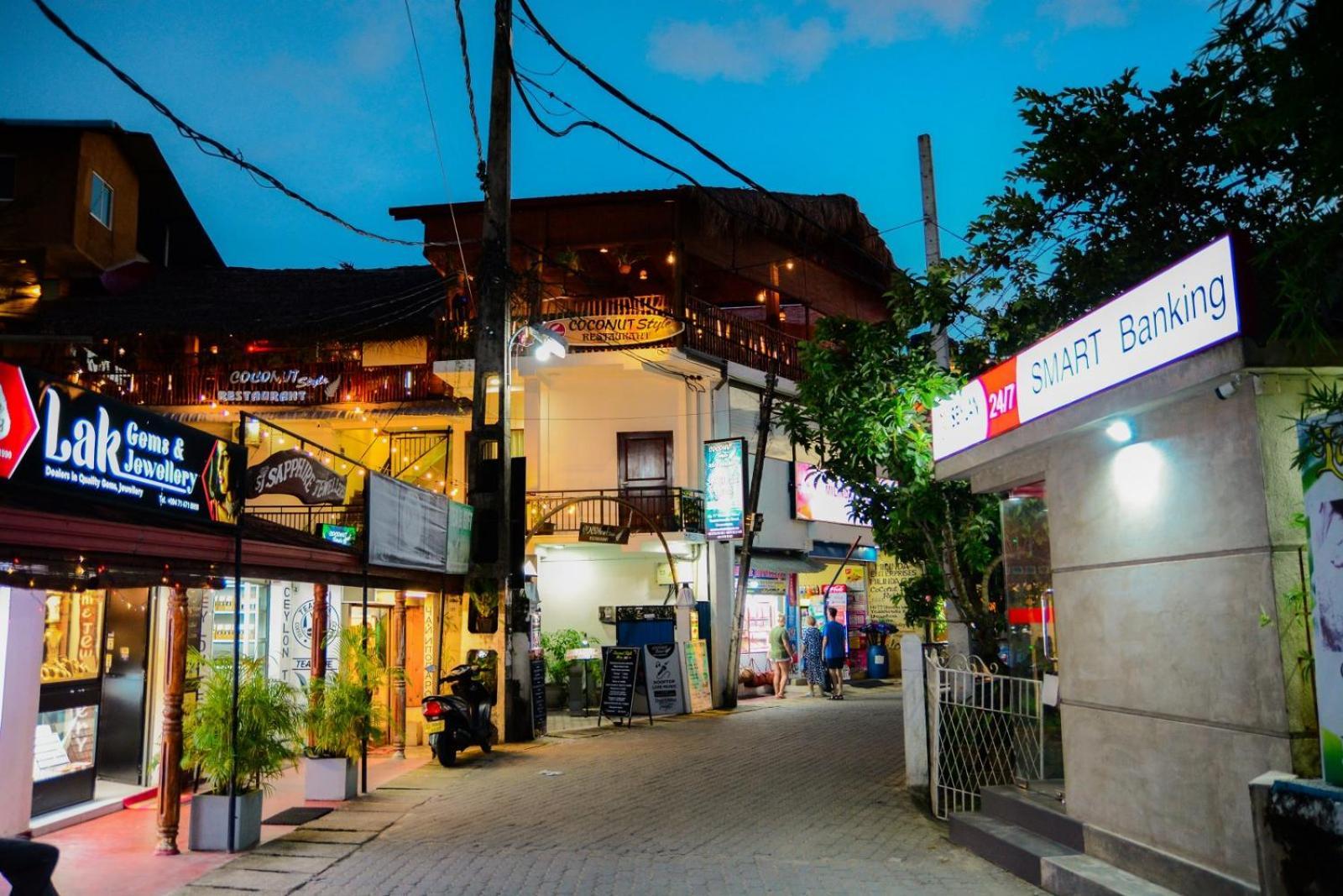 Coconut Style Restaurant & Milinda Guest Hotell Unawatuna Eksteriør bilde