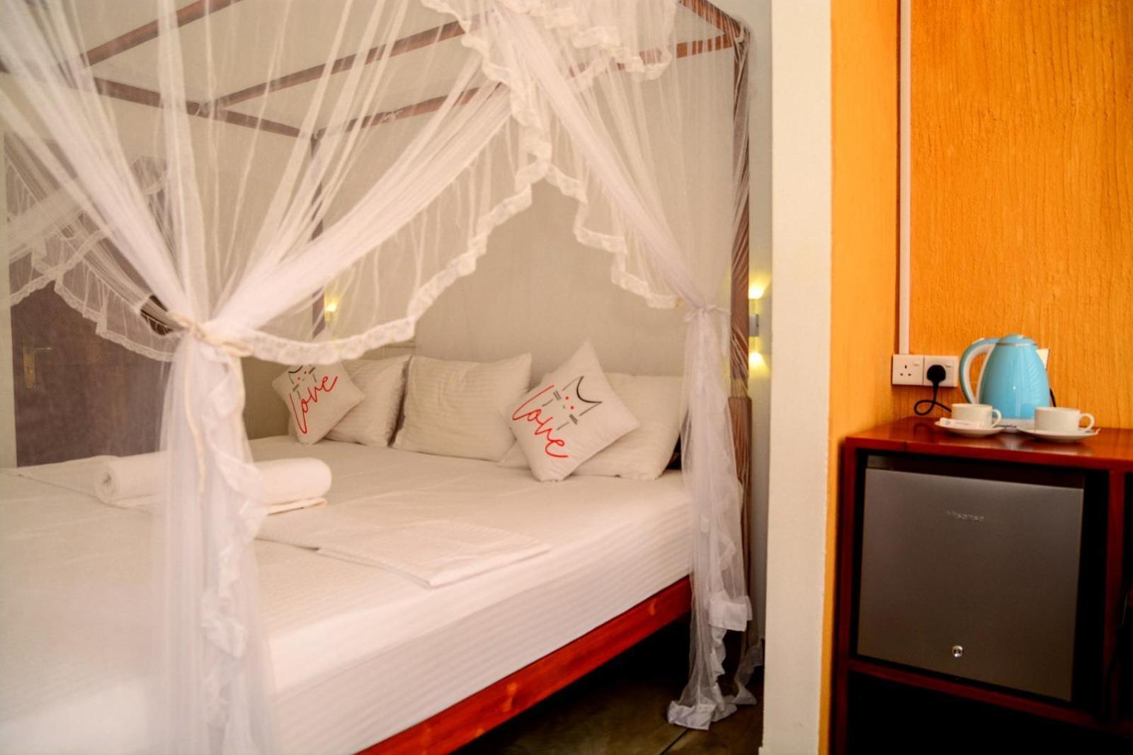 Coconut Style Restaurant & Milinda Guest Hotell Unawatuna Eksteriør bilde