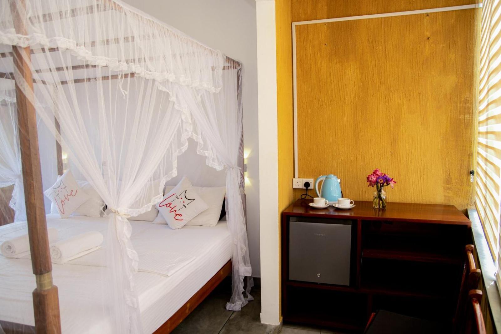 Coconut Style Restaurant & Milinda Guest Hotell Unawatuna Eksteriør bilde