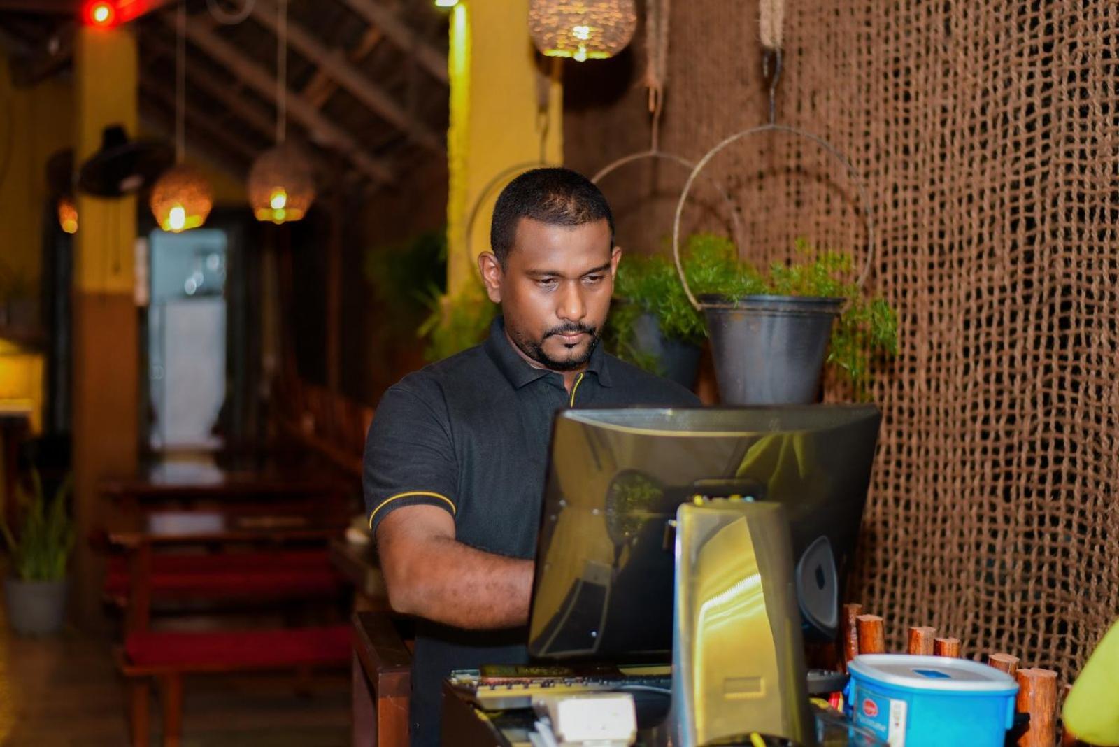 Coconut Style Restaurant & Milinda Guest Hotell Unawatuna Eksteriør bilde