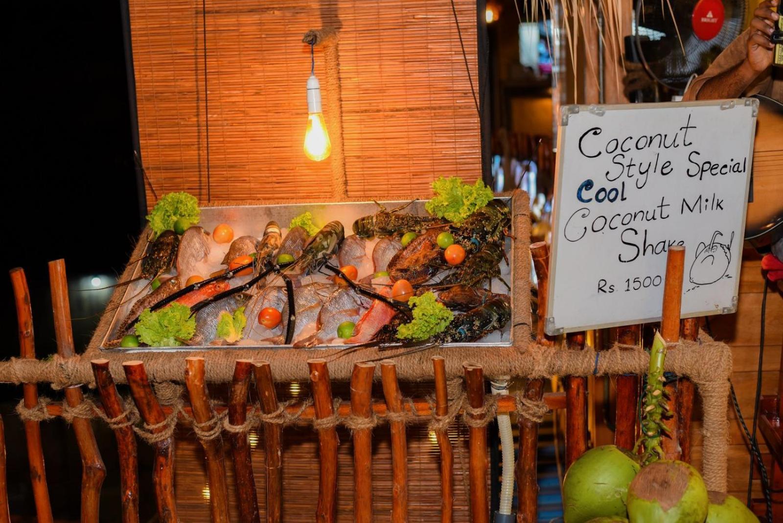 Coconut Style Restaurant & Milinda Guest Hotell Unawatuna Eksteriør bilde